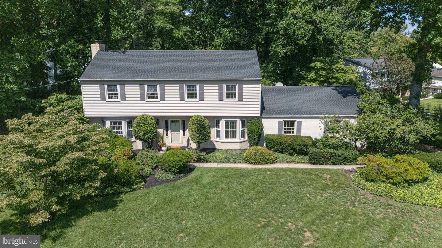 835 Dukes Dr — photo