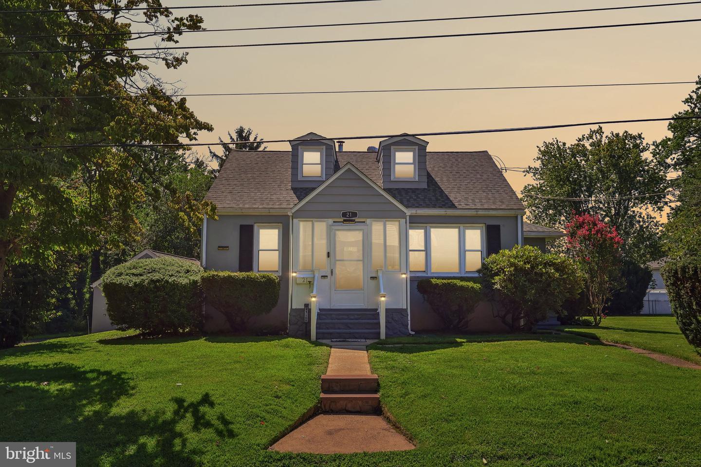 21 Ida Ave — photo