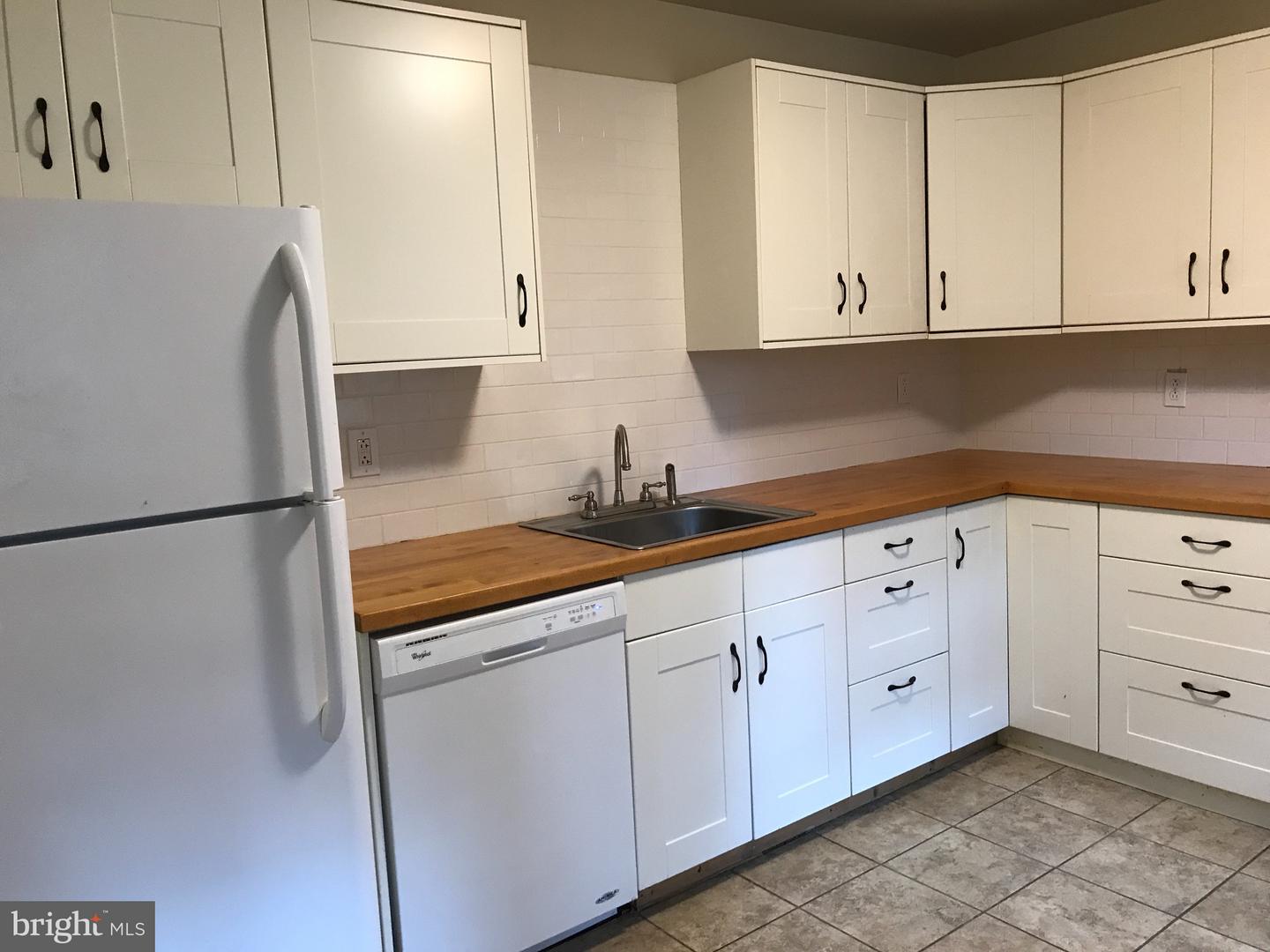5370 Route 212 — photo