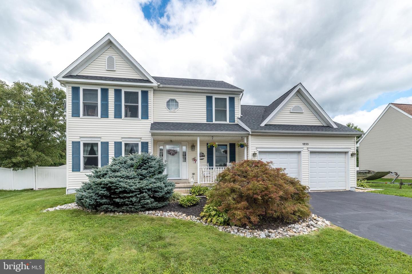 1233 Cobblestone Dr — photo