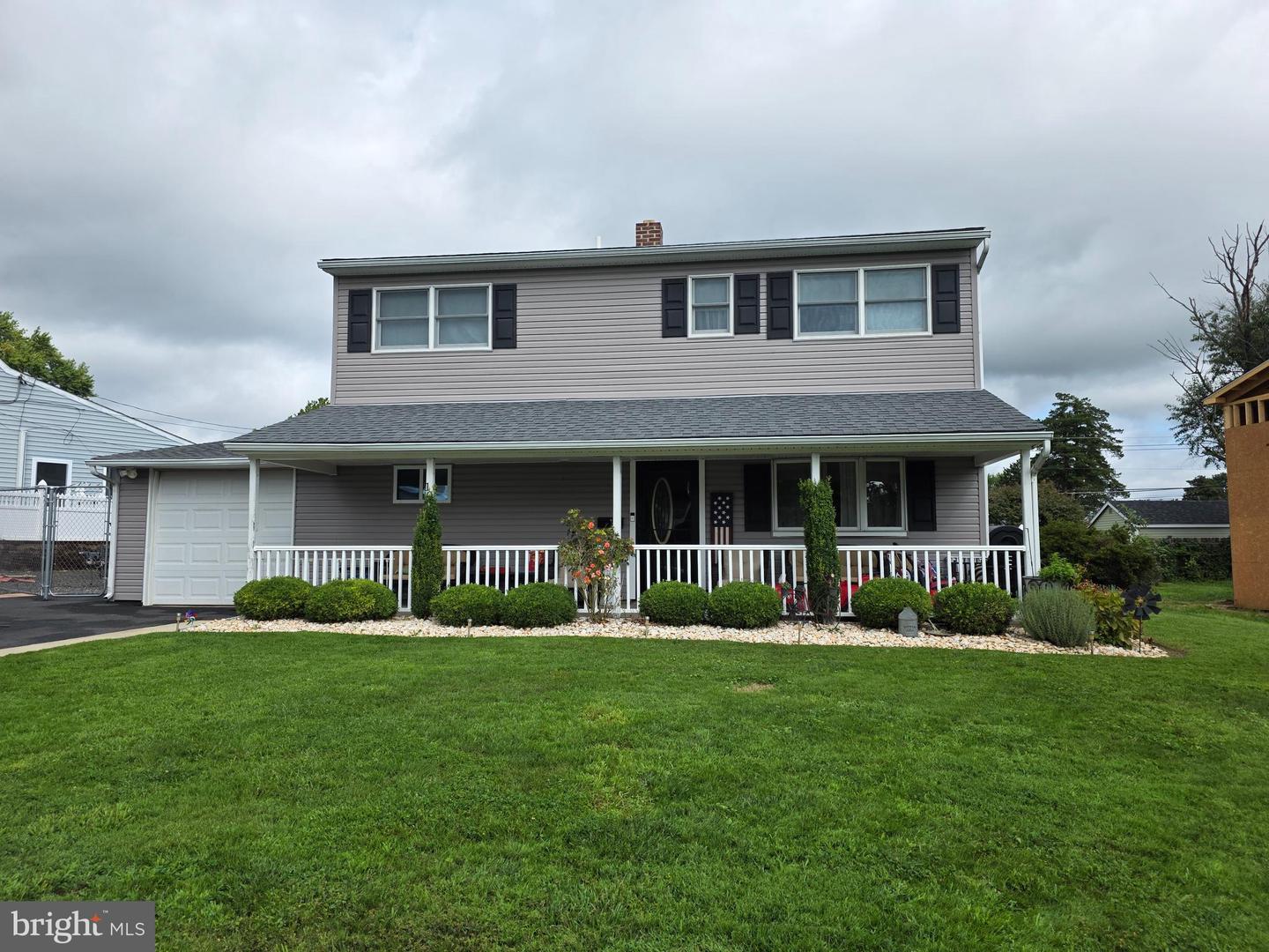10 Apricot Ln — photo