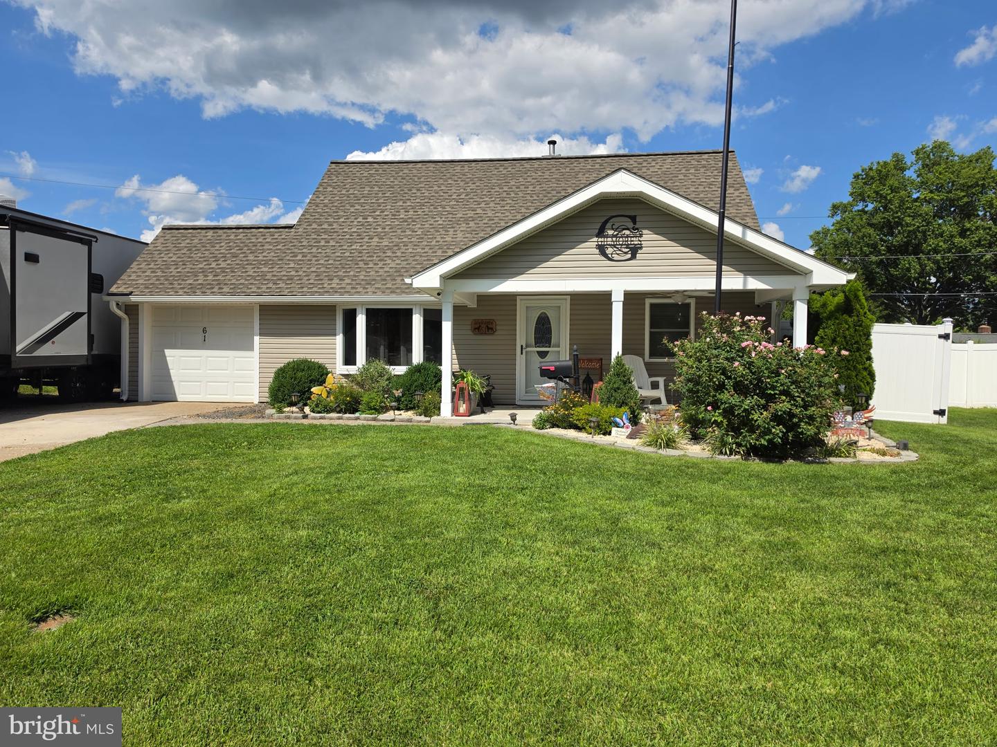 61 Begonia Ln — photo