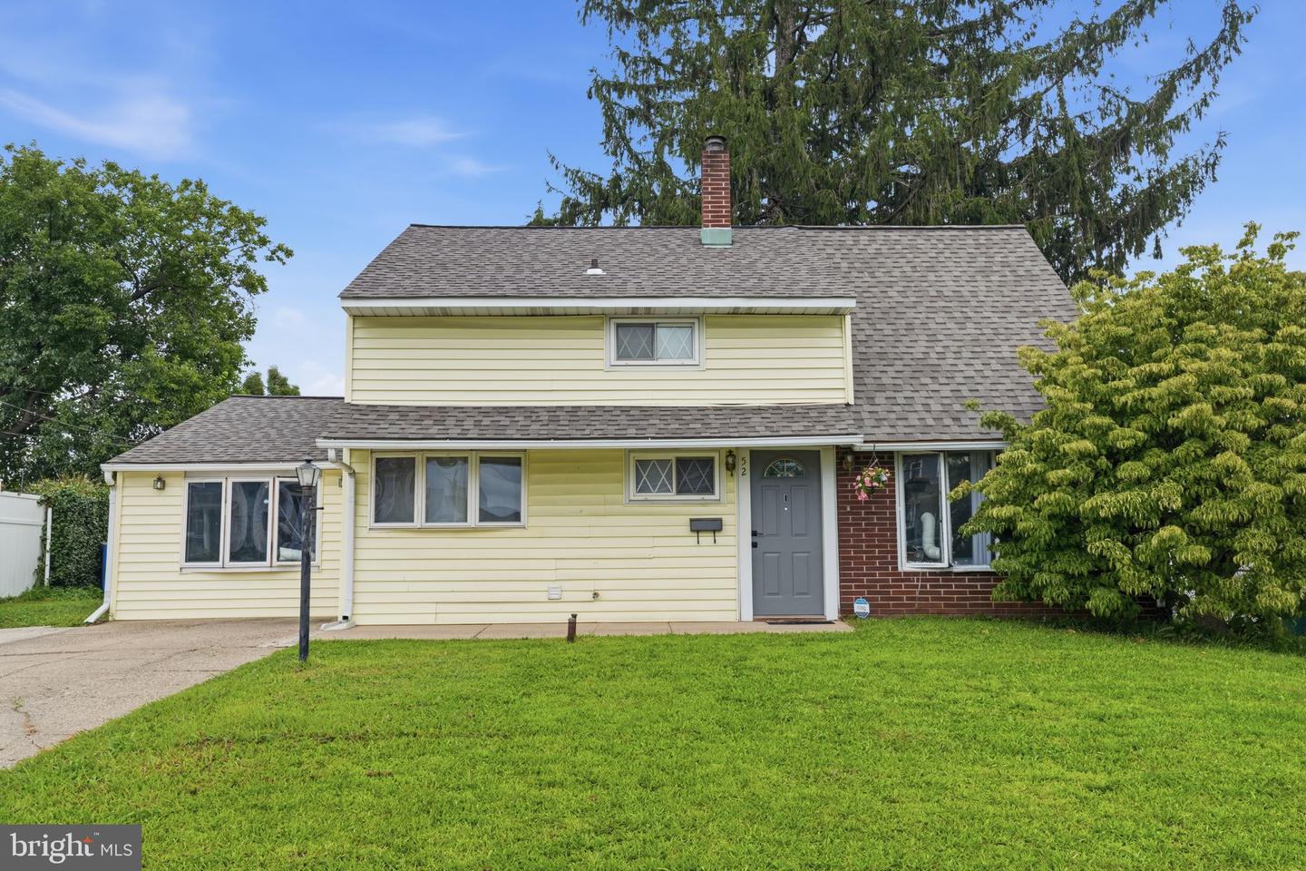52 Robin Hill Ln — photo