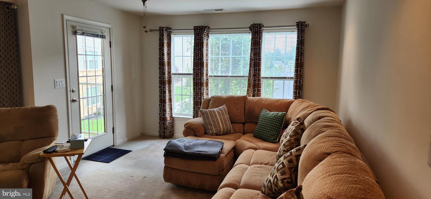 1507 Moore St #204 — photo