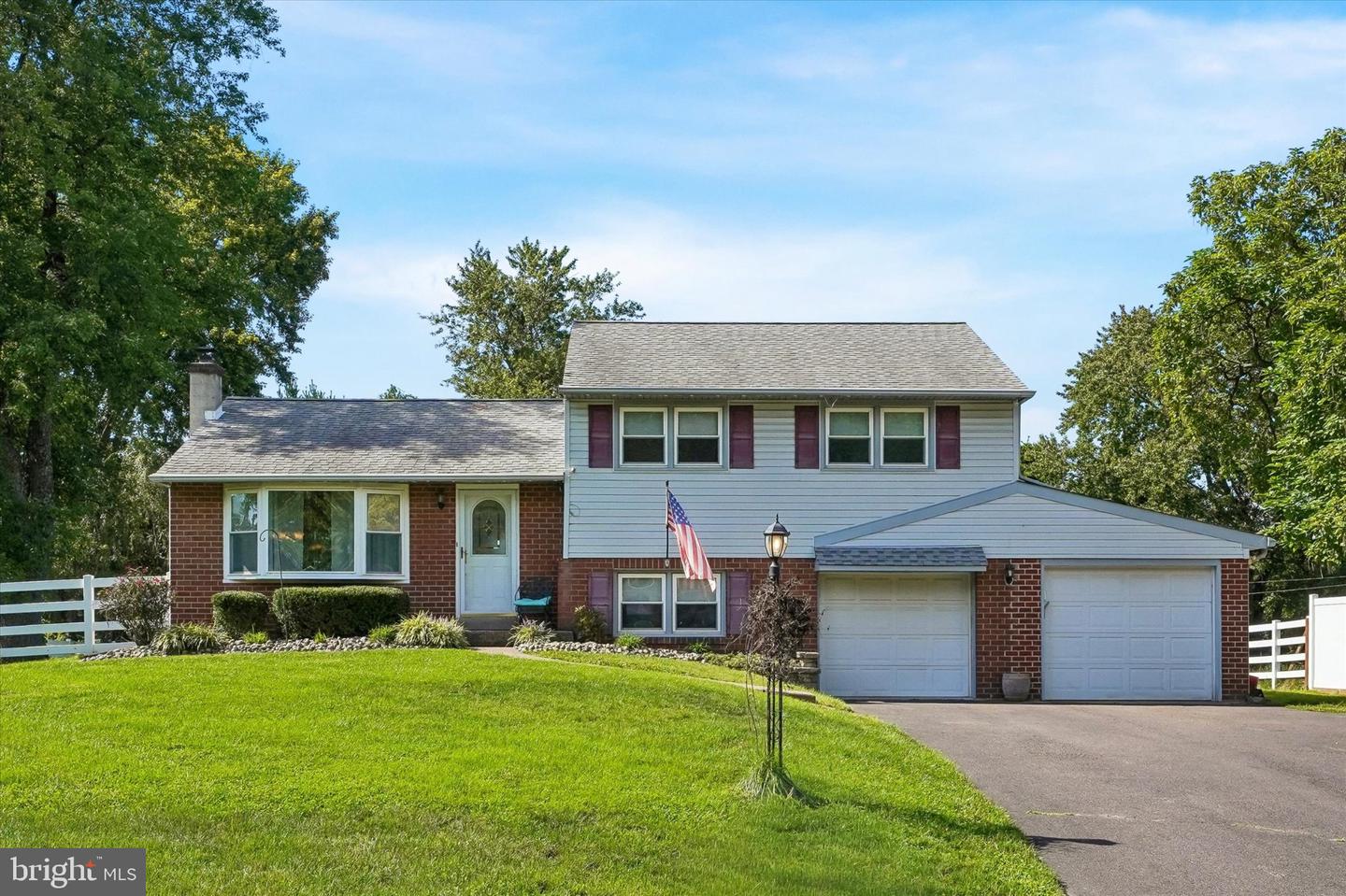 2176 Meadowview Drive — photo