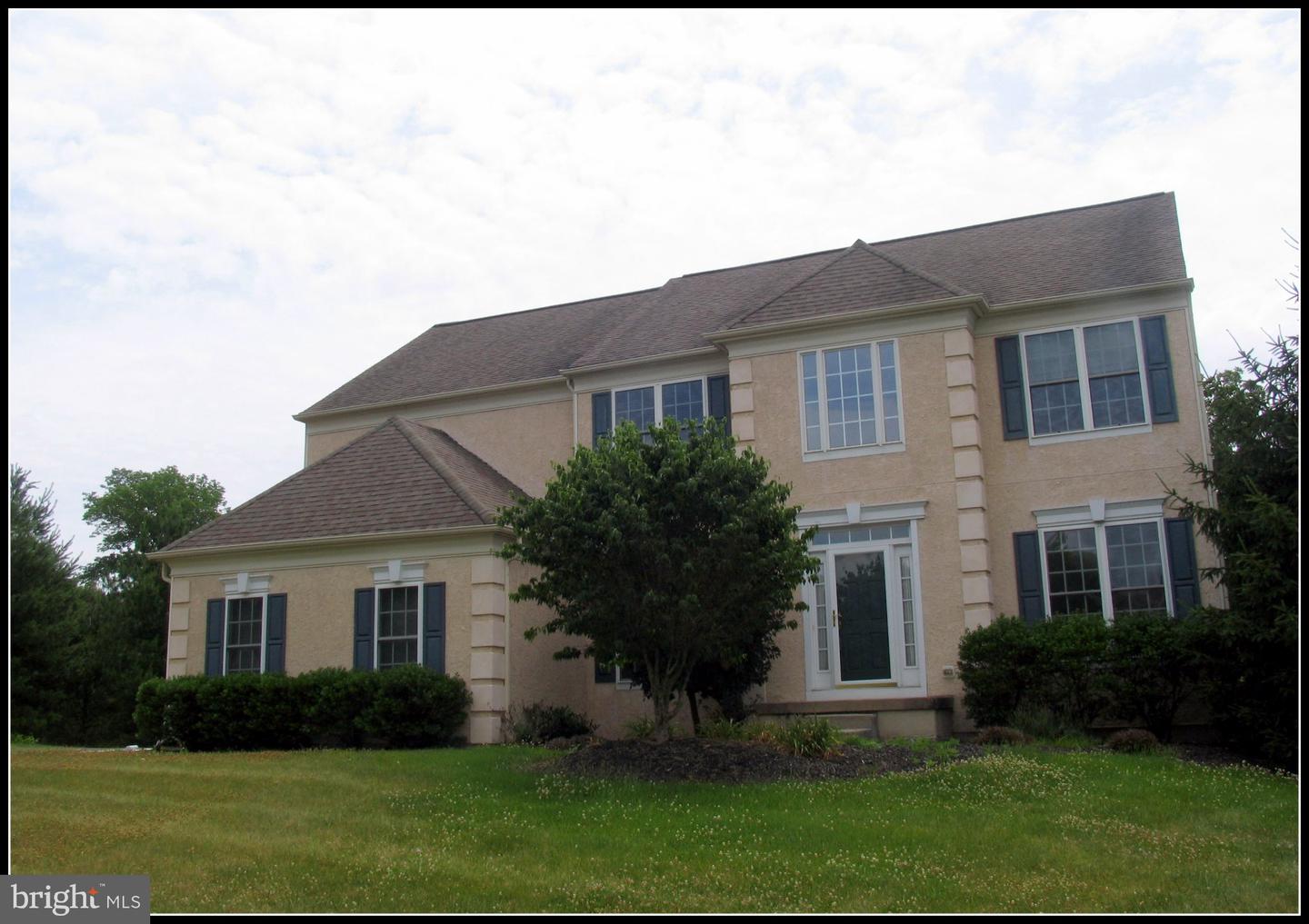 2812 River Willow Dr — photo