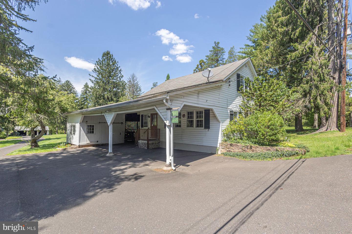 6065 Sawmill Rd — photo