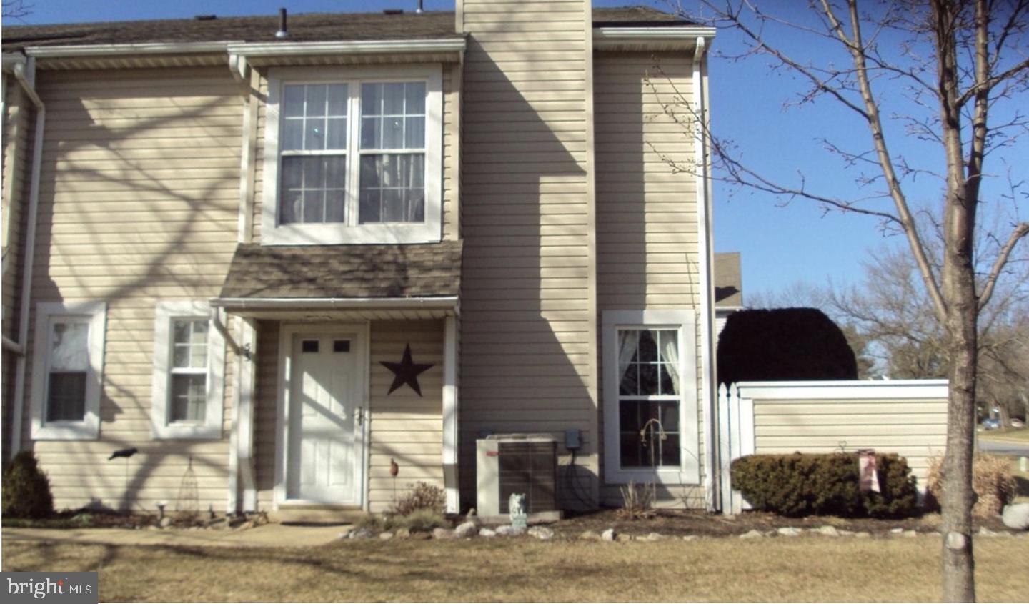53 Meadow Ln — photo
