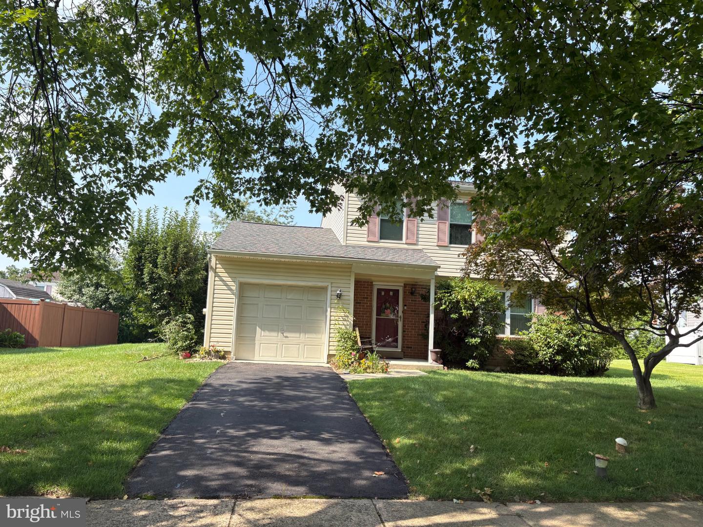 3219 Leeland Dr — photo