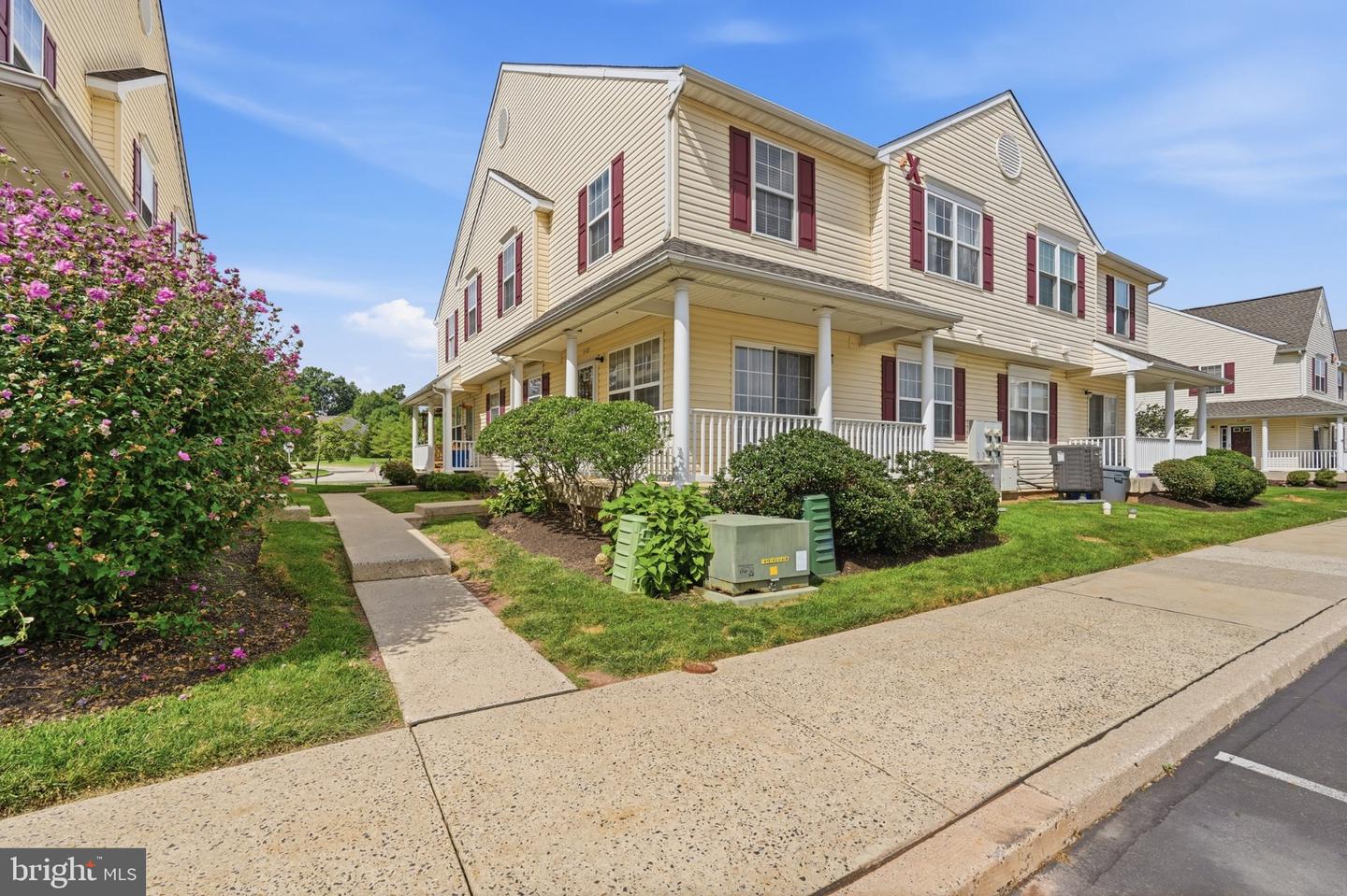 221 Prairie Ct #221 — photo