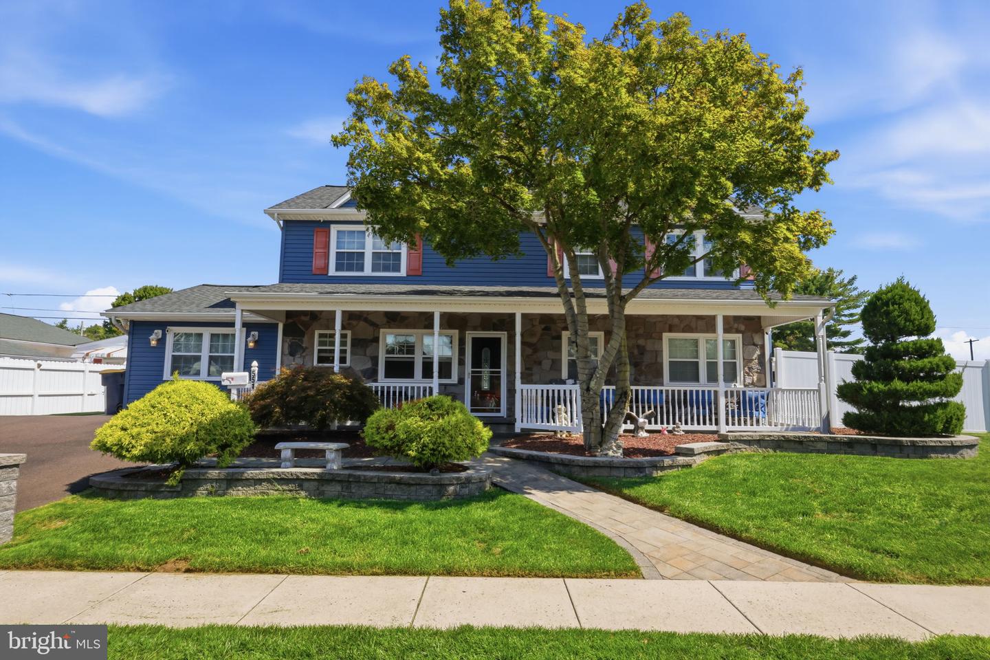 551 Stonybrook Dr #E — photo