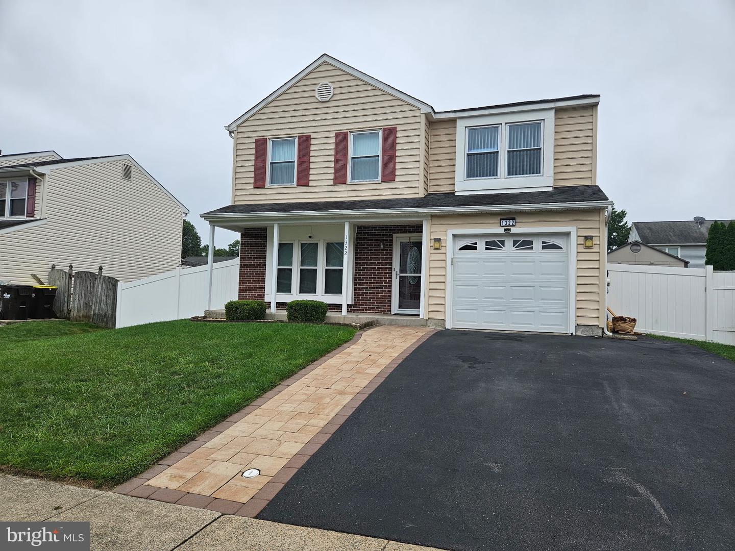 1322 Bradford Ln — photo