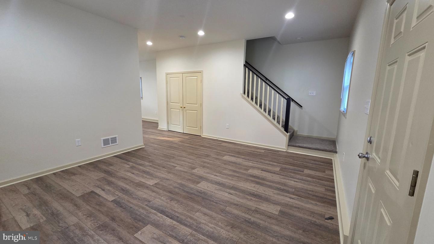147 S Main St #2 — photo