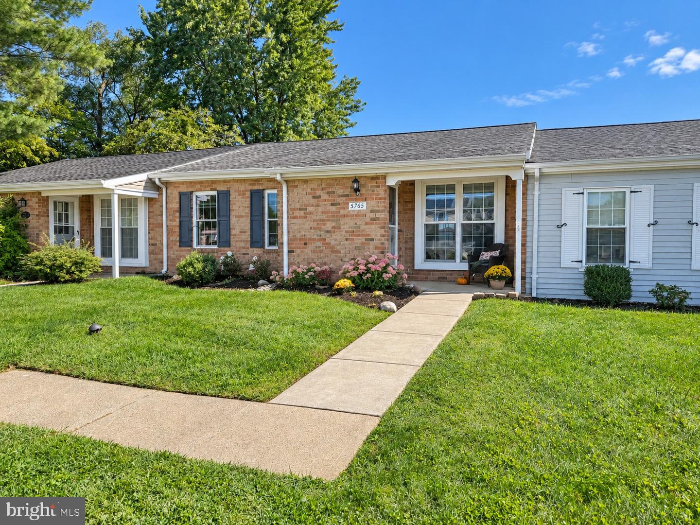 5765 Corsair Ct — photo