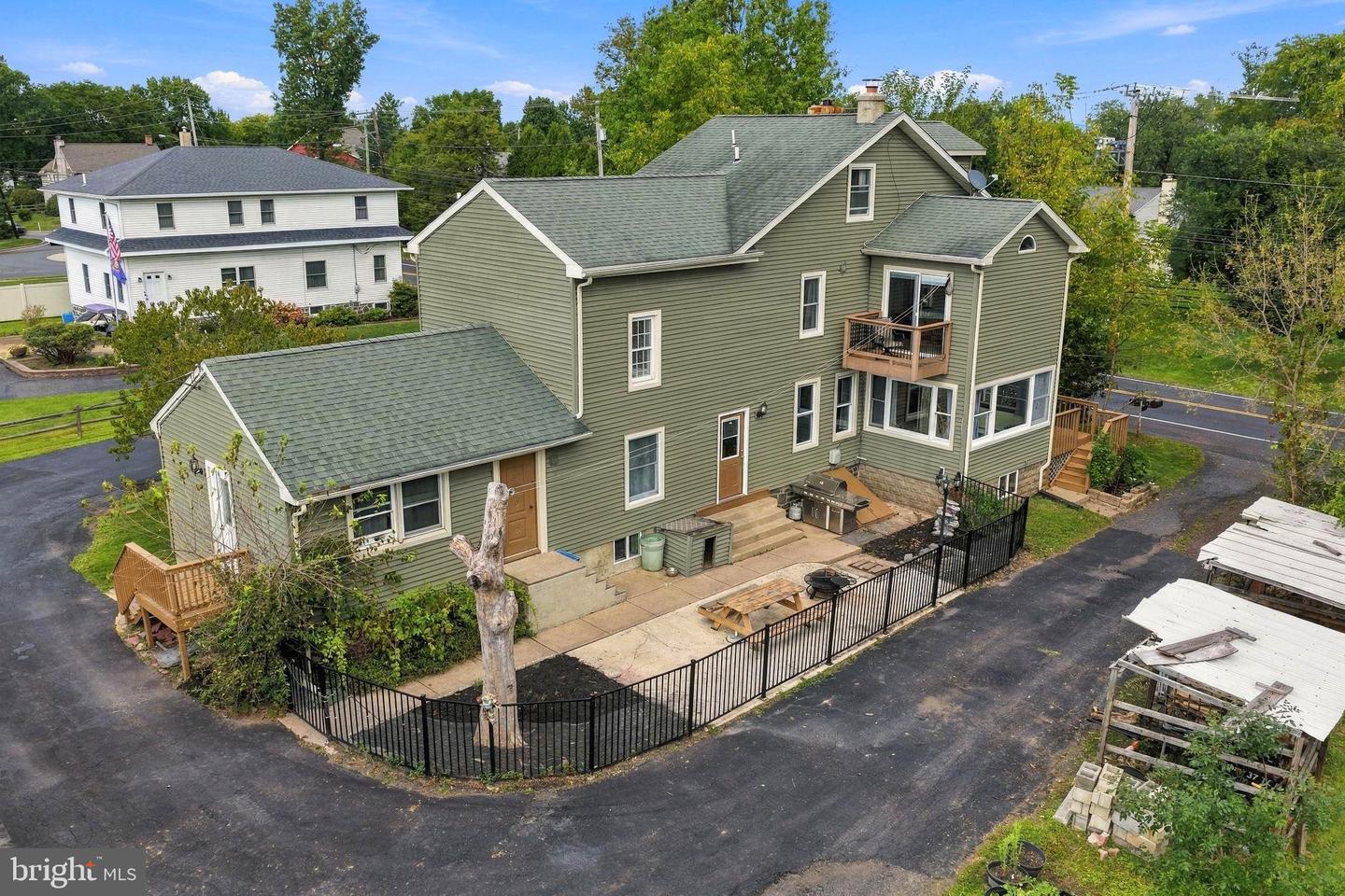 928 S Old Bethlehem Pike — photo