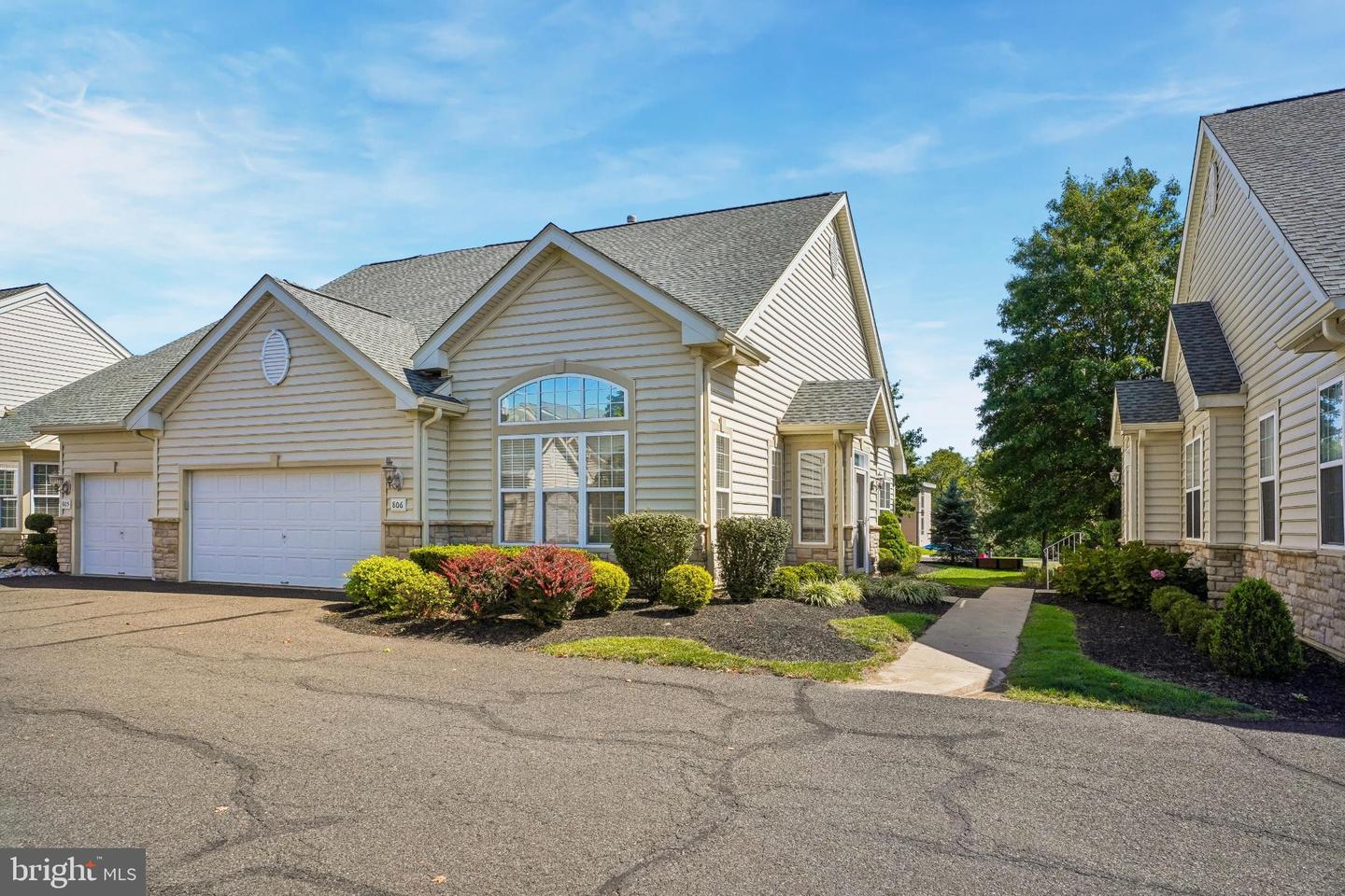 806 Devonshire Ct #59 — photo