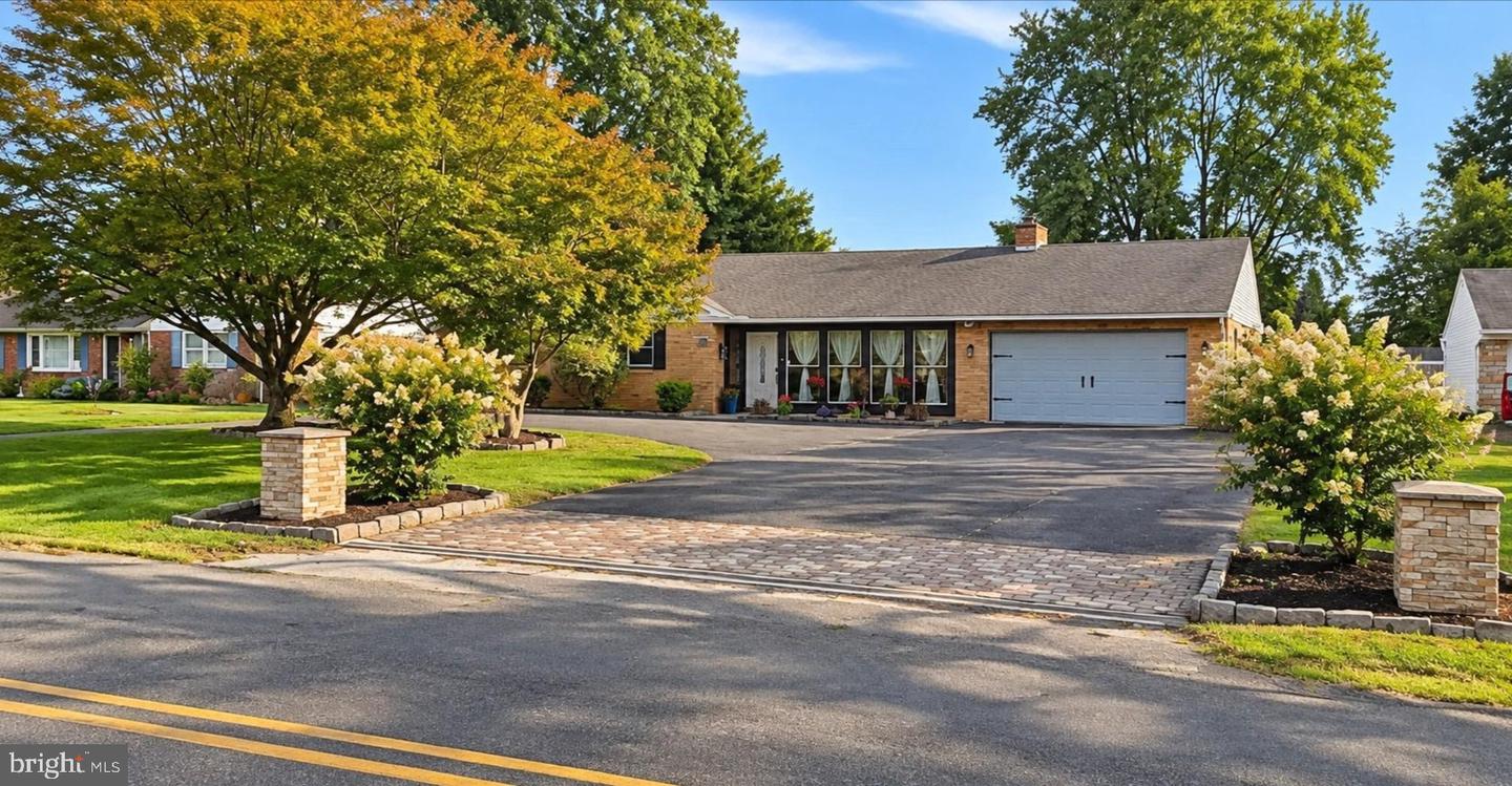 2515 Hillcrest Rd — photo