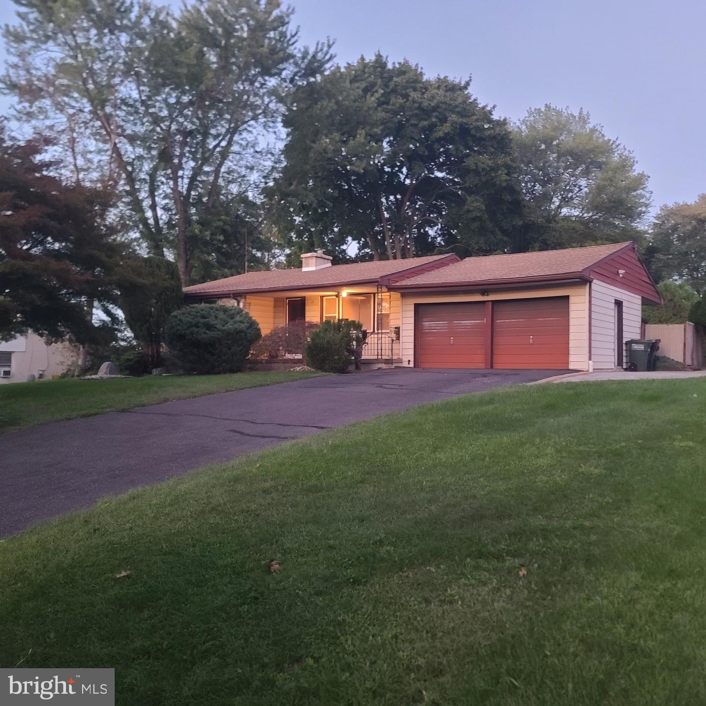 49 Twist Dr — photo