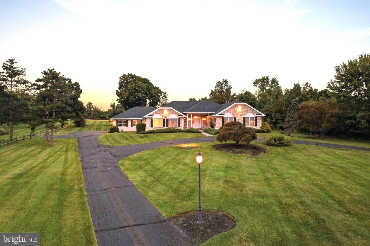 225 Grove Valley Ct — photo