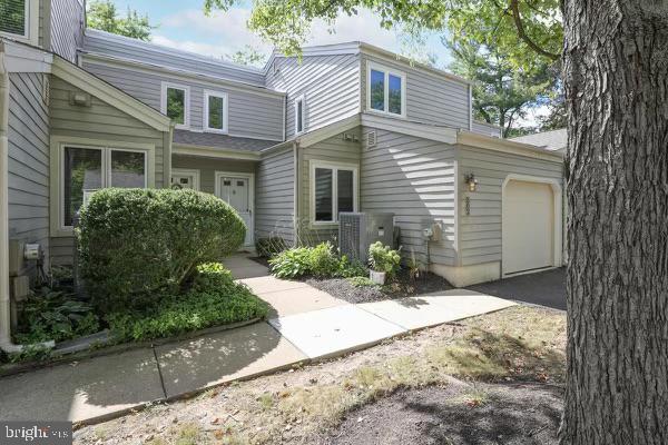 502 Portsmouth Ct — photo