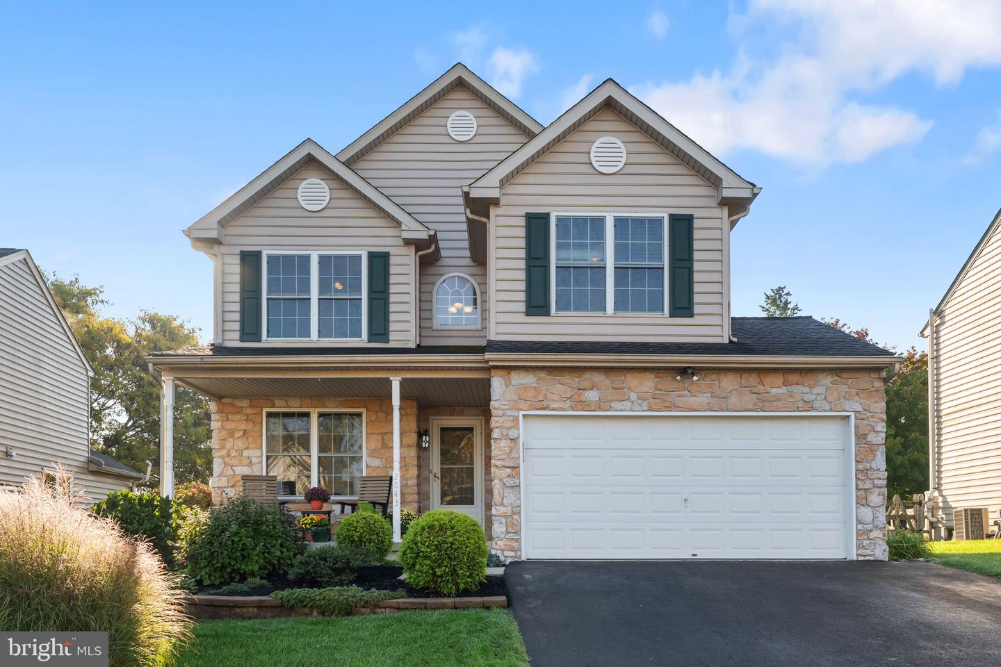 2043 Valley View Dr — photo