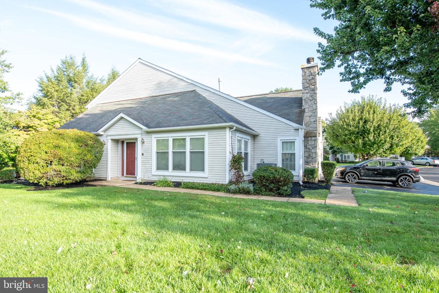 11 Gaylord Ct — photo
