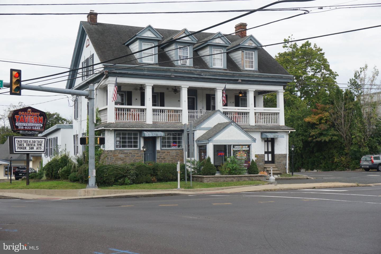 4 N Main St — photo