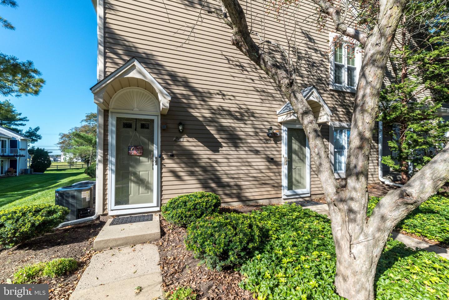 204 Society Pl — photo