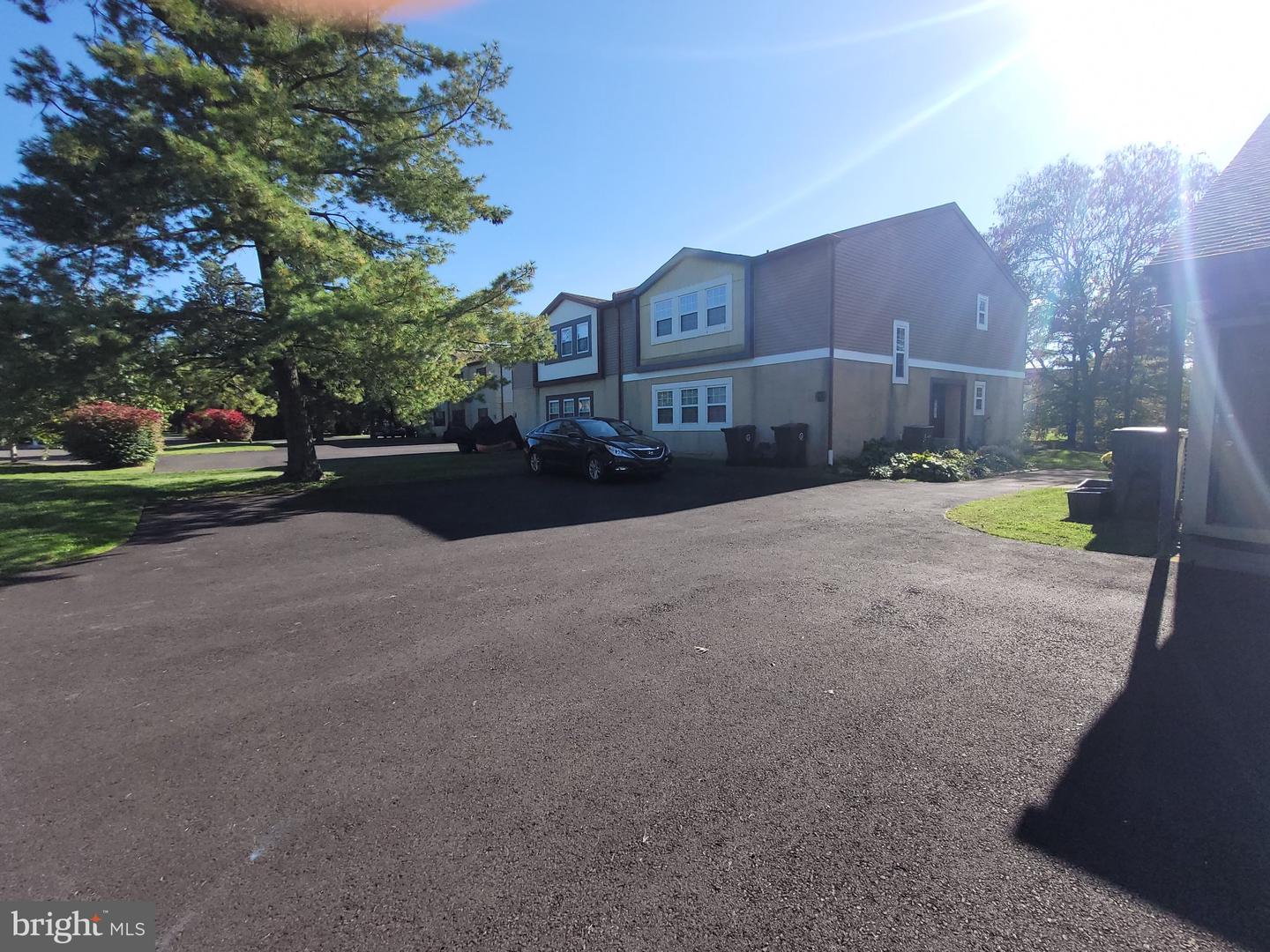 211 Dean Dr — photo