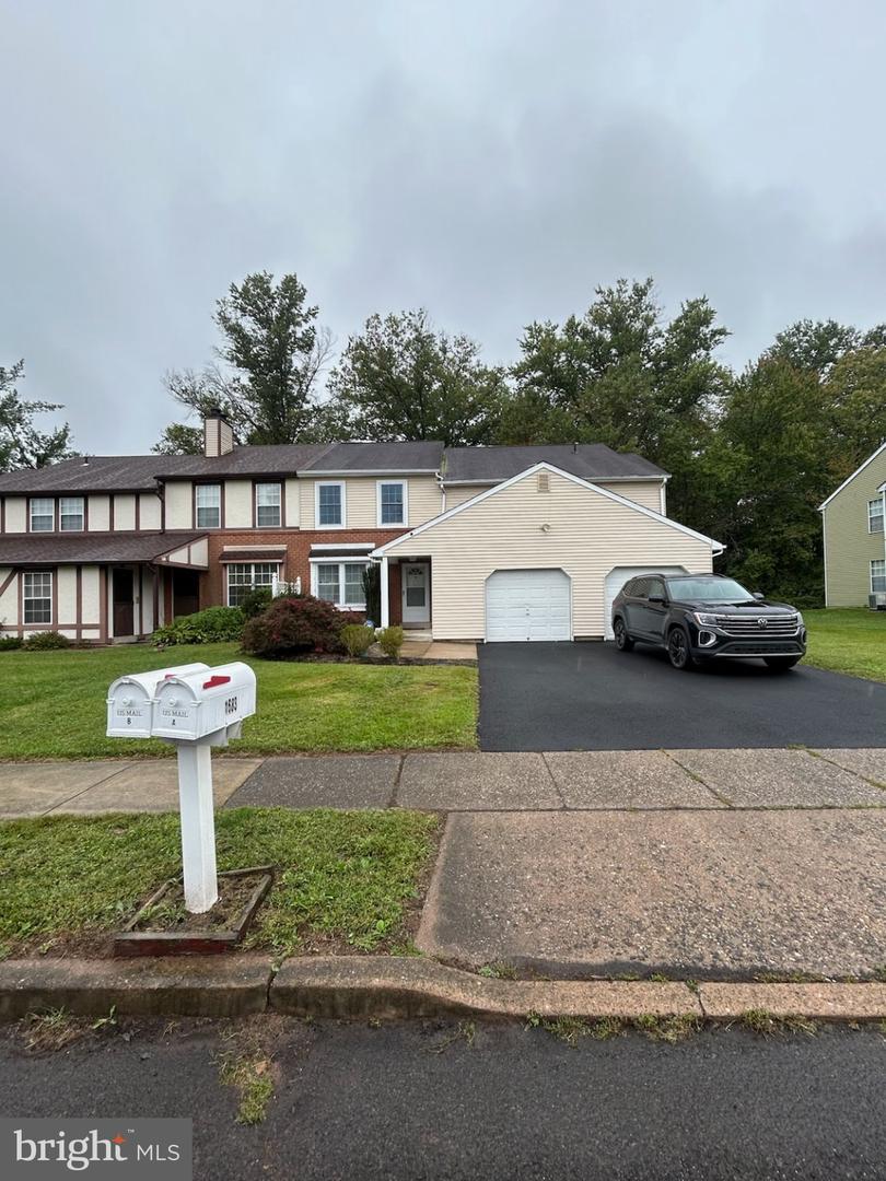 1683 Bluebird Dr #B — photo