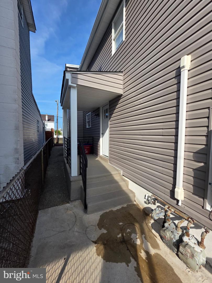 410 Logan St — photo