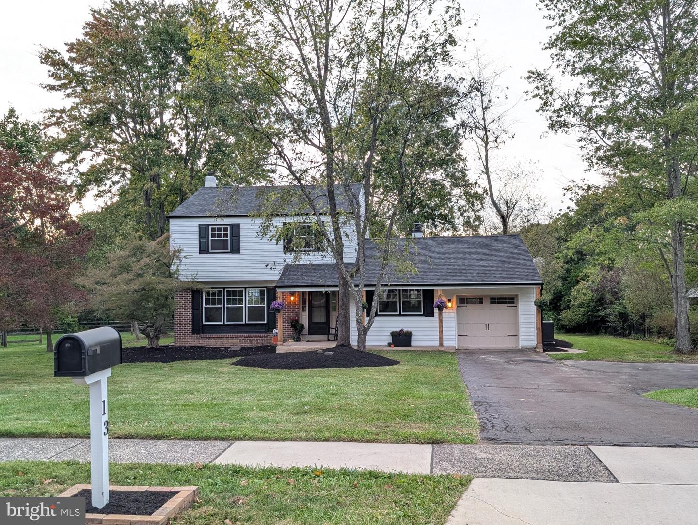 13 Brook Ln — photo