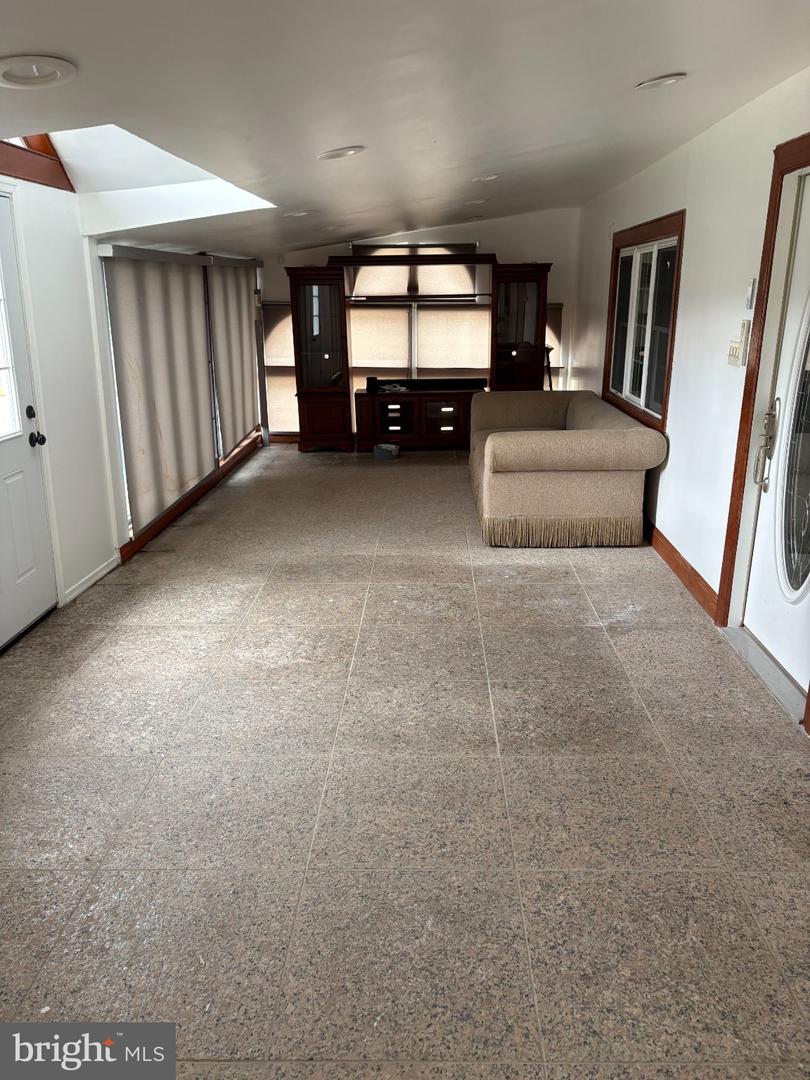 10 Middle Road, Levittown, PA 19056 — photo 3