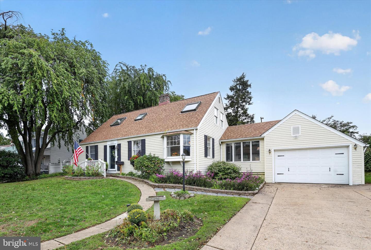 1141 Elwood Ave — photo