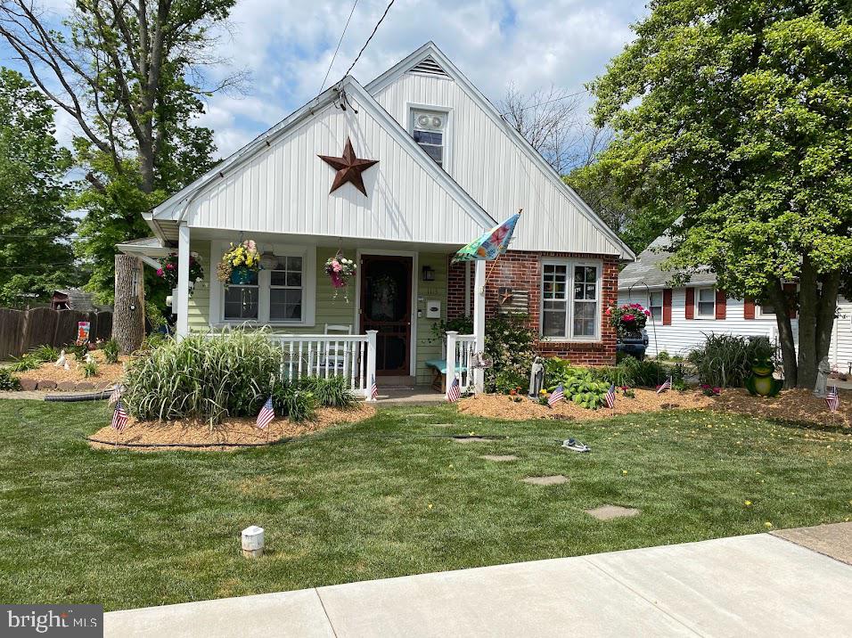 1113 W Mill St — photo