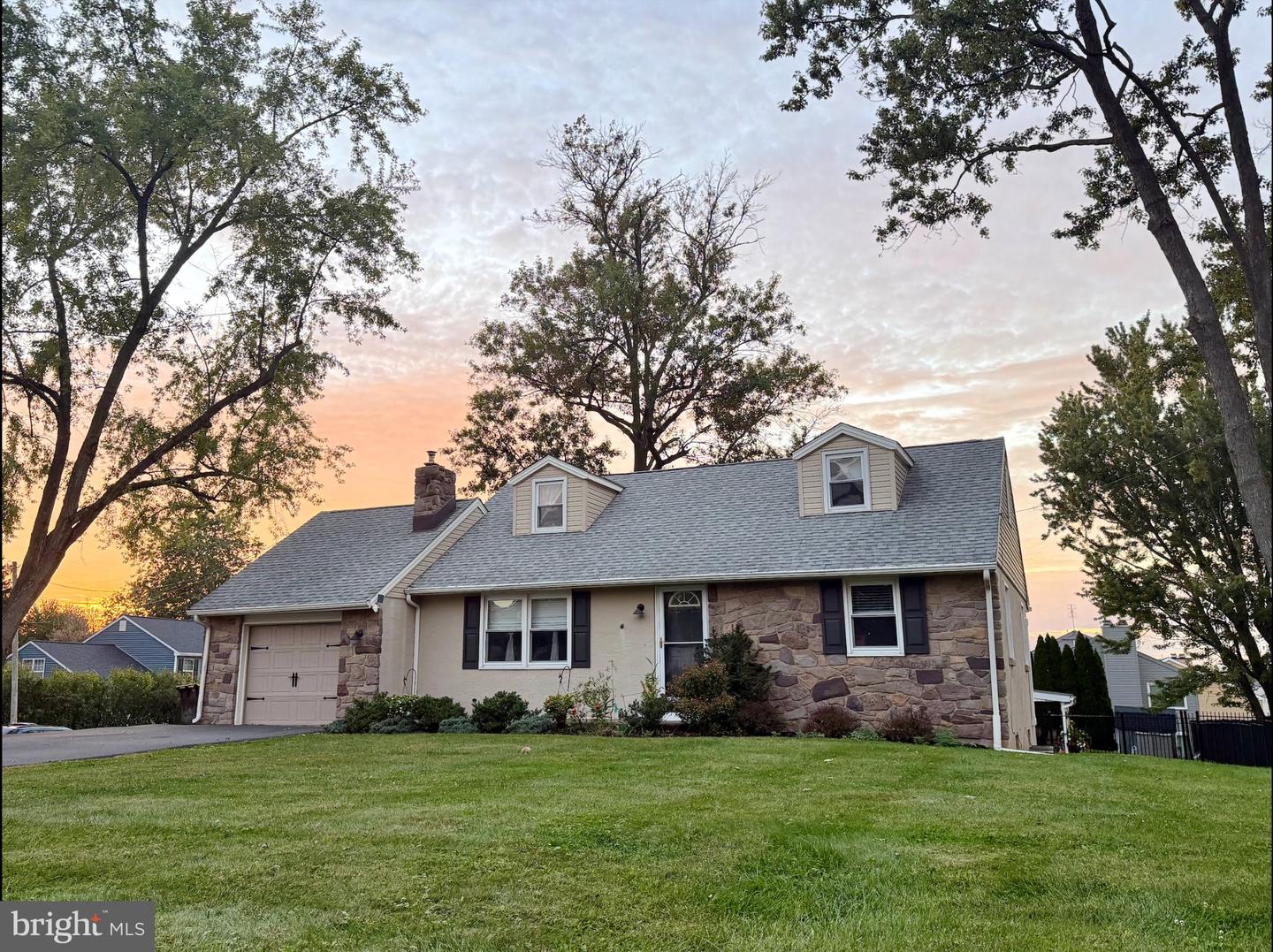 411 E Reliance Rd — photo