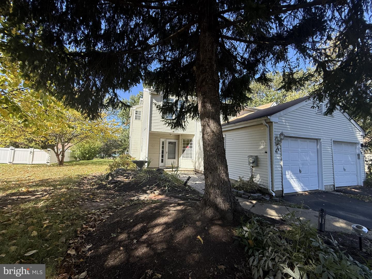 44 Kern Dr — photo