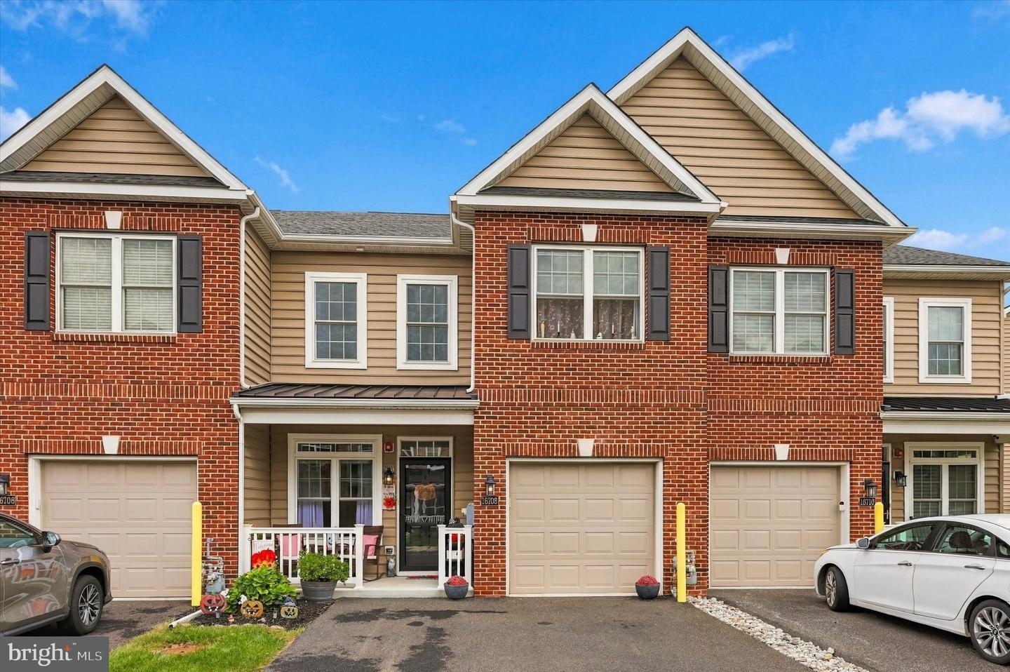 16708 River View Cir — photo