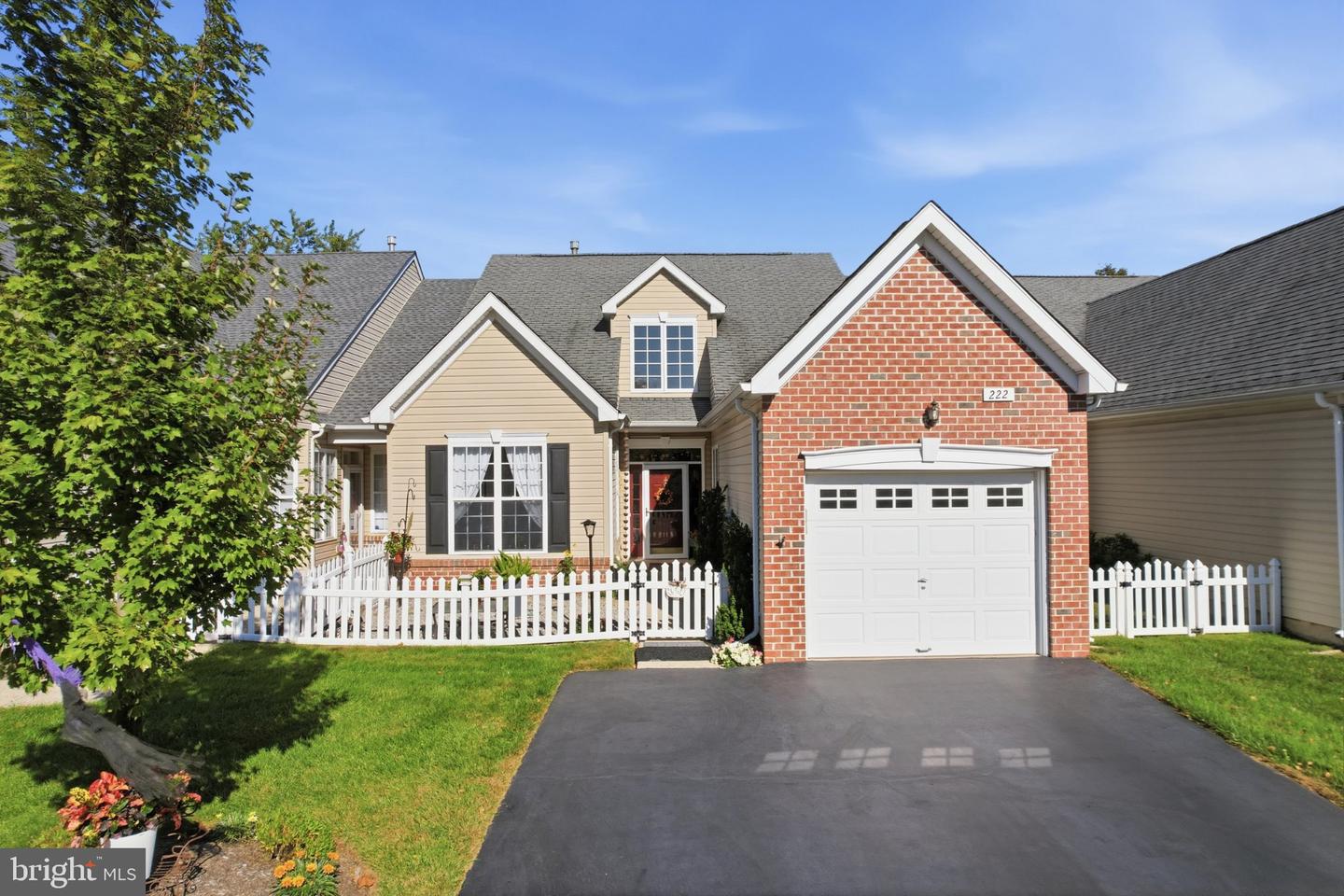 222 Dorchester Dr — photo