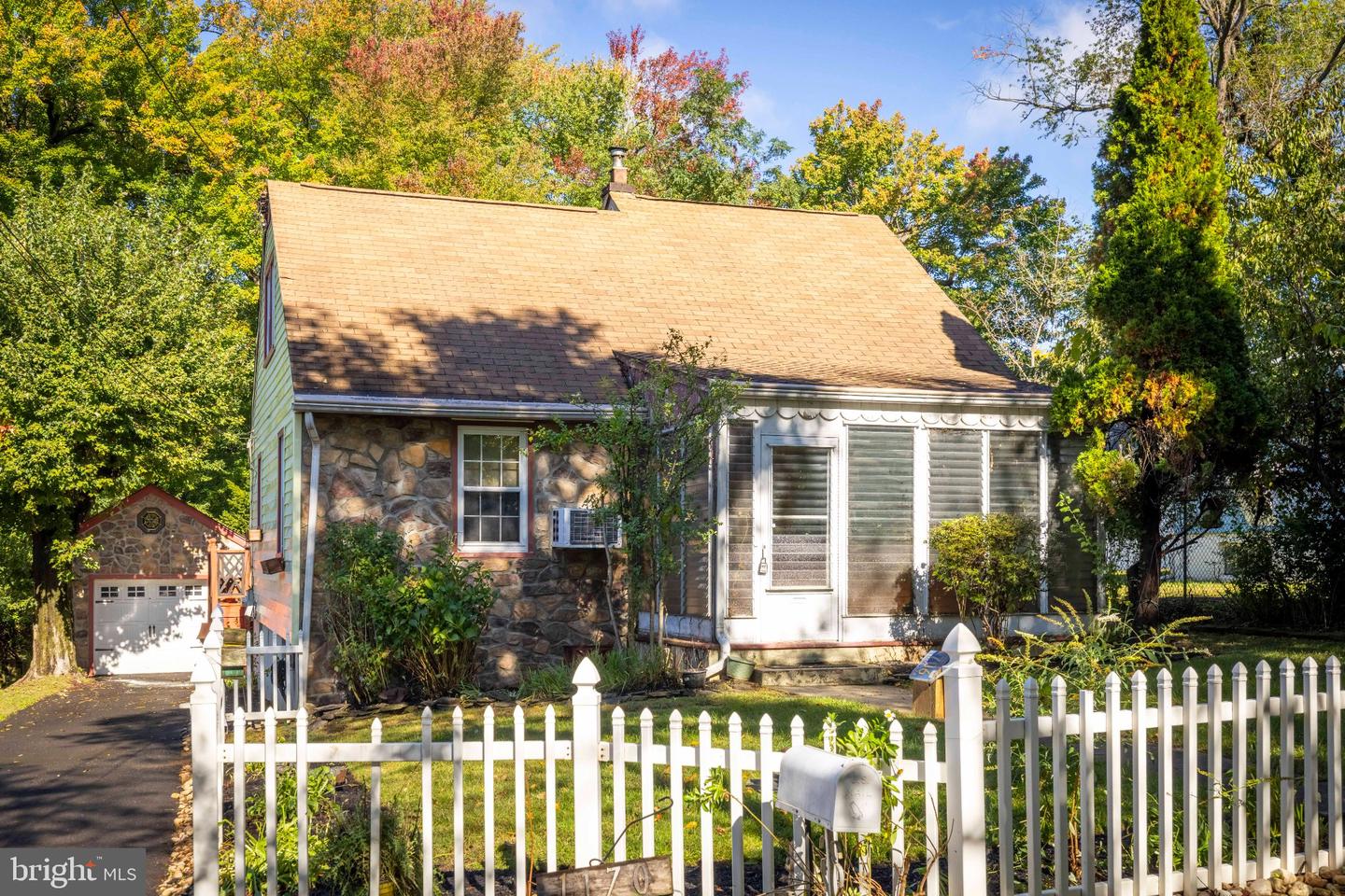 1170 Evelyn Ave — photo