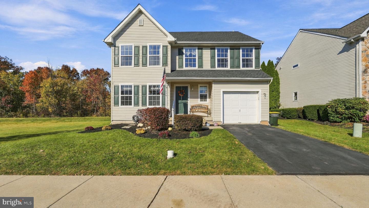 1096 Liberty Ct — photo