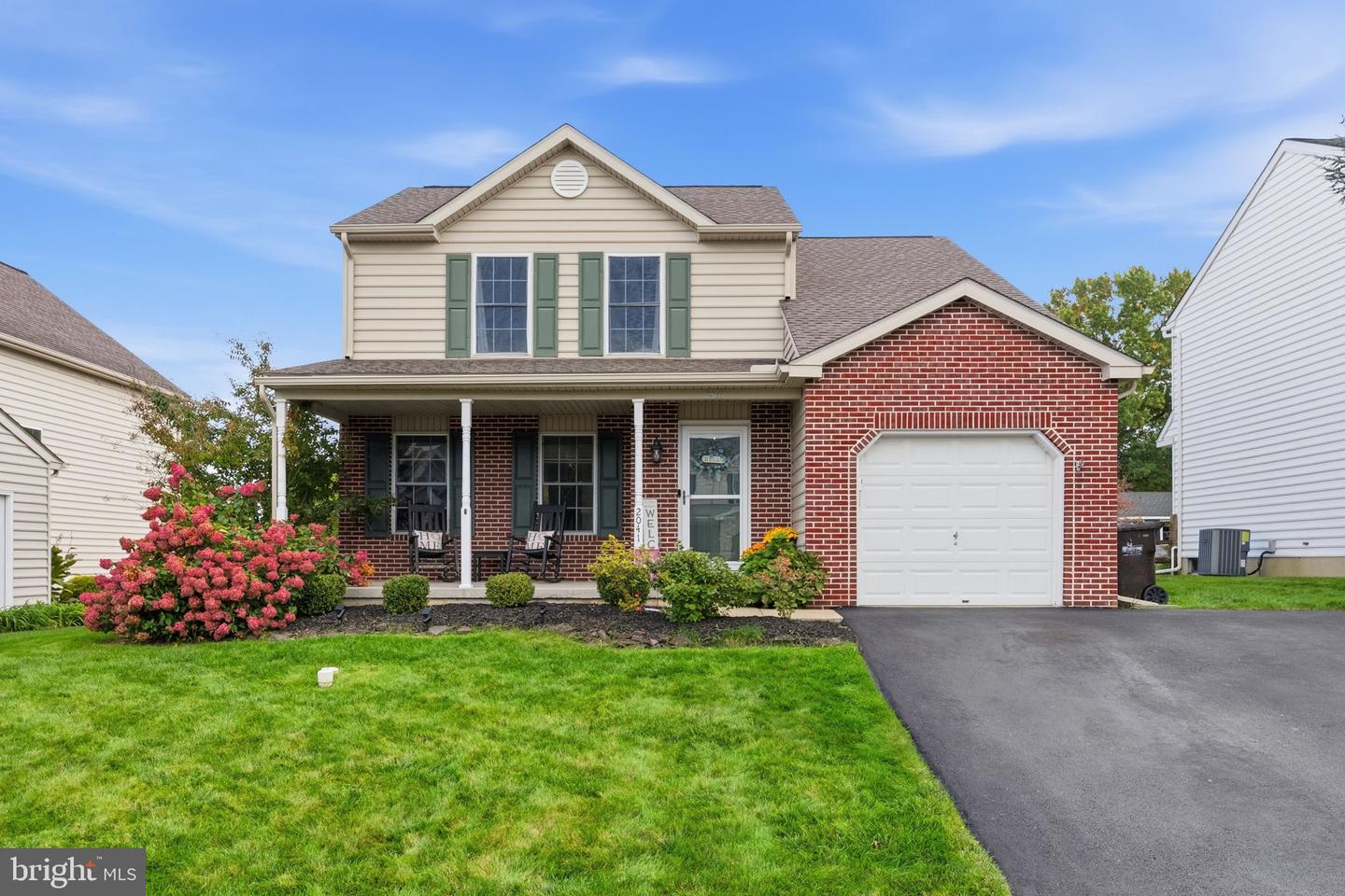2041 Valley View Dr — photo