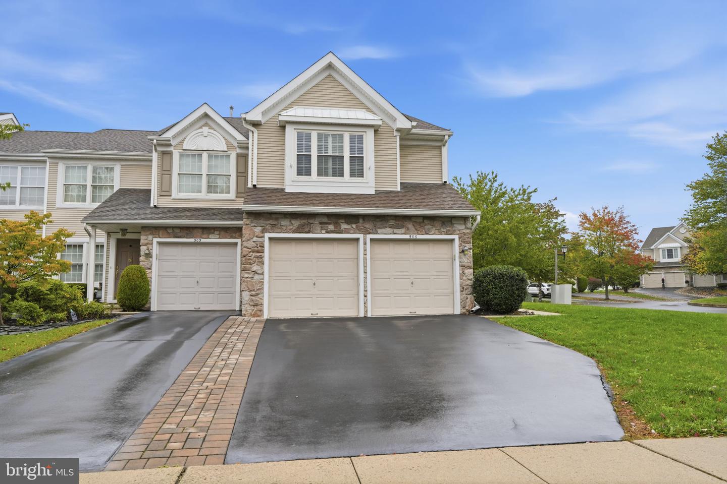 506 Coachwood Ct — photo