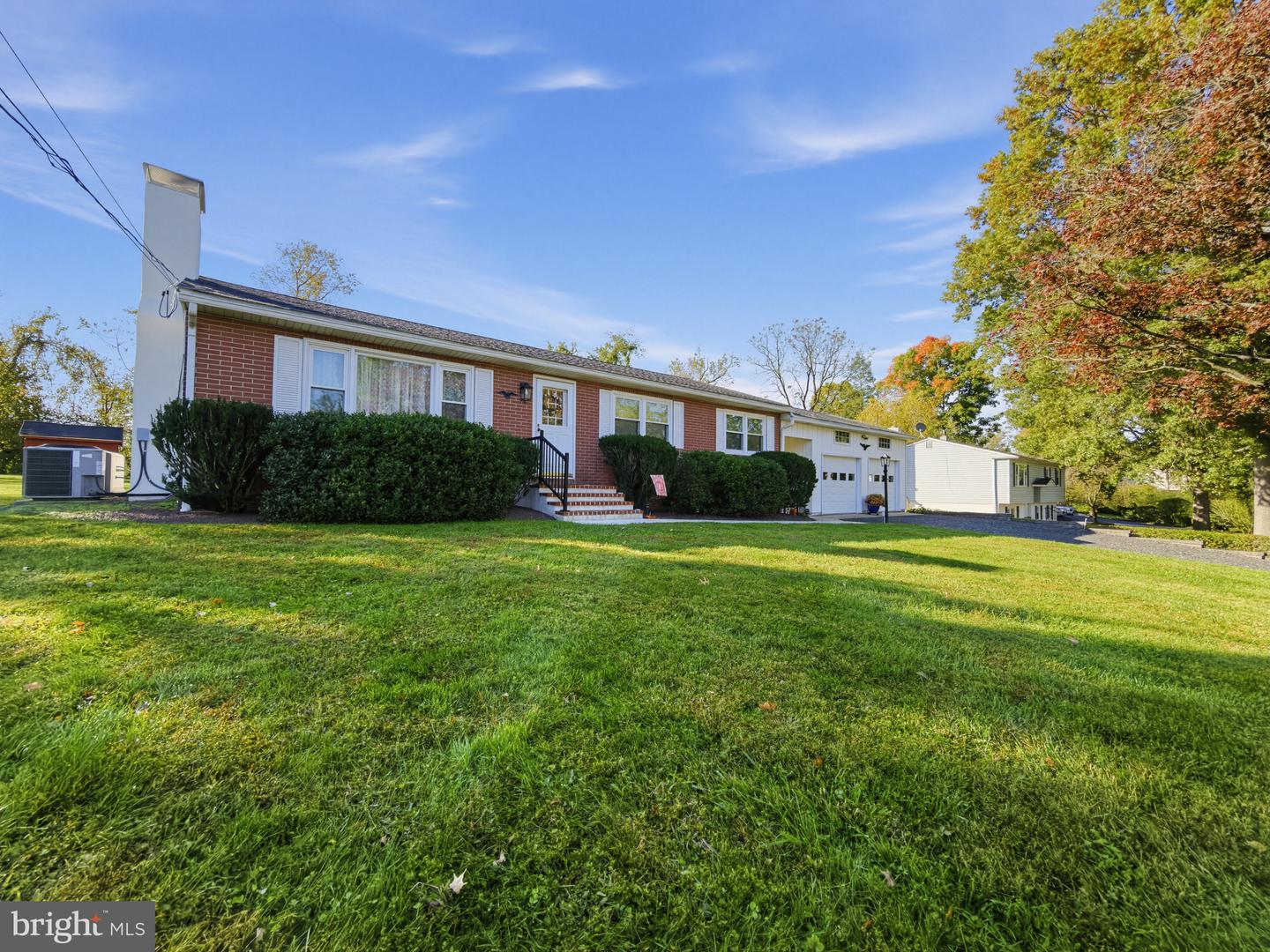 73 Sunset Dr — photo