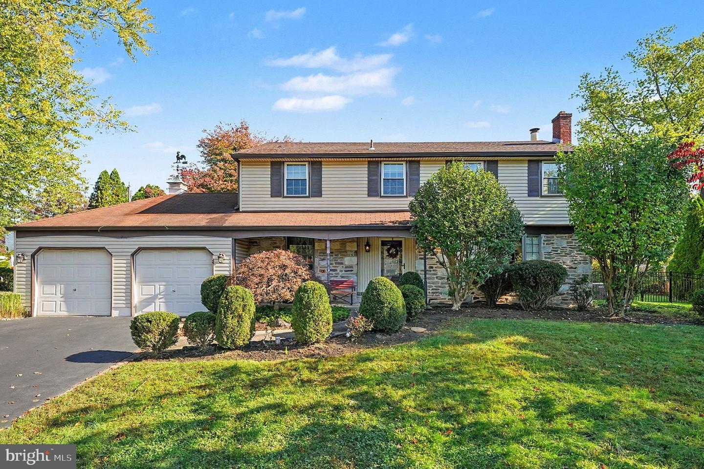 329 Fairhill Dr — photo