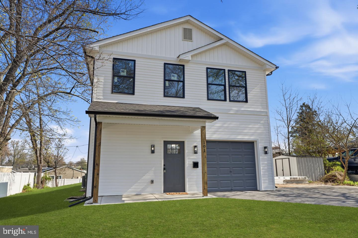 6 Starlight Ln — photo