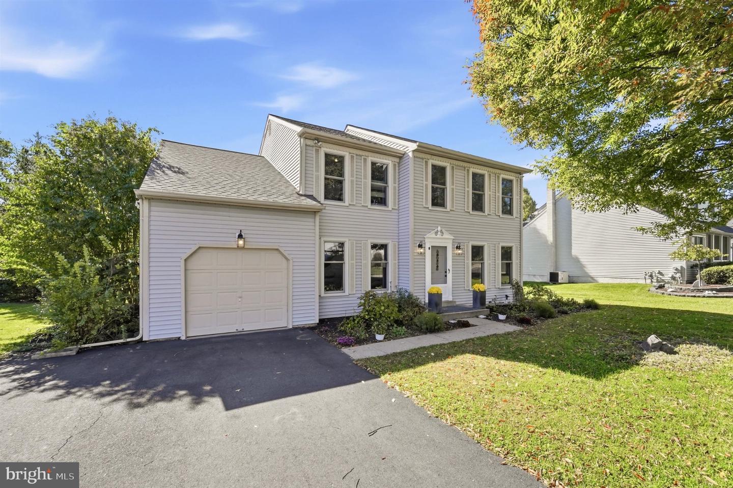 19 Diamond Dr — photo