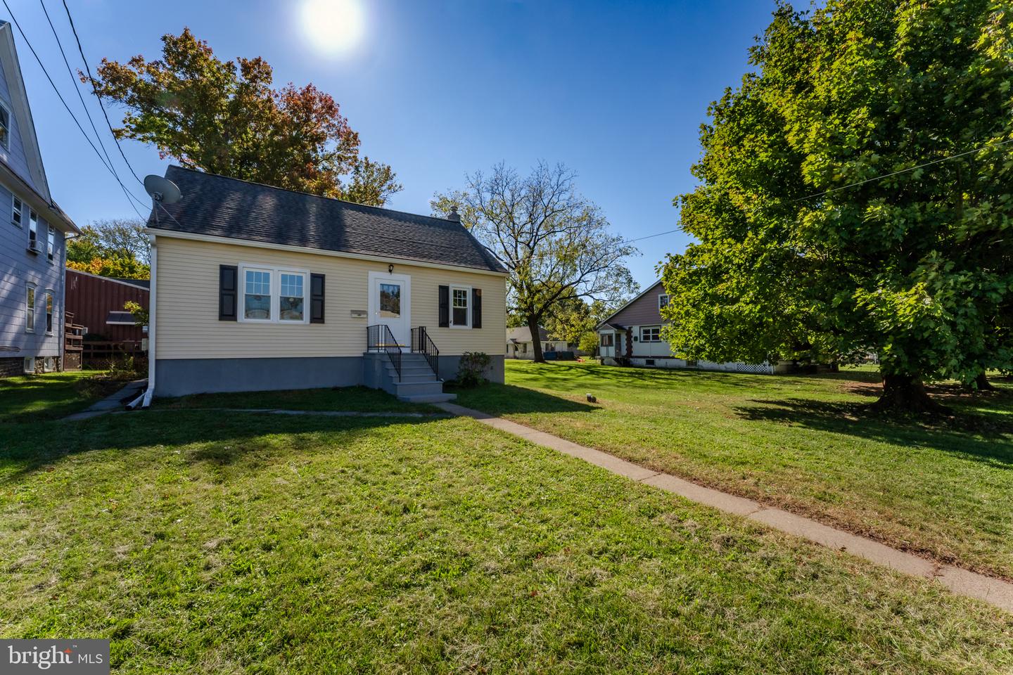 262 Fairview Ave — photo