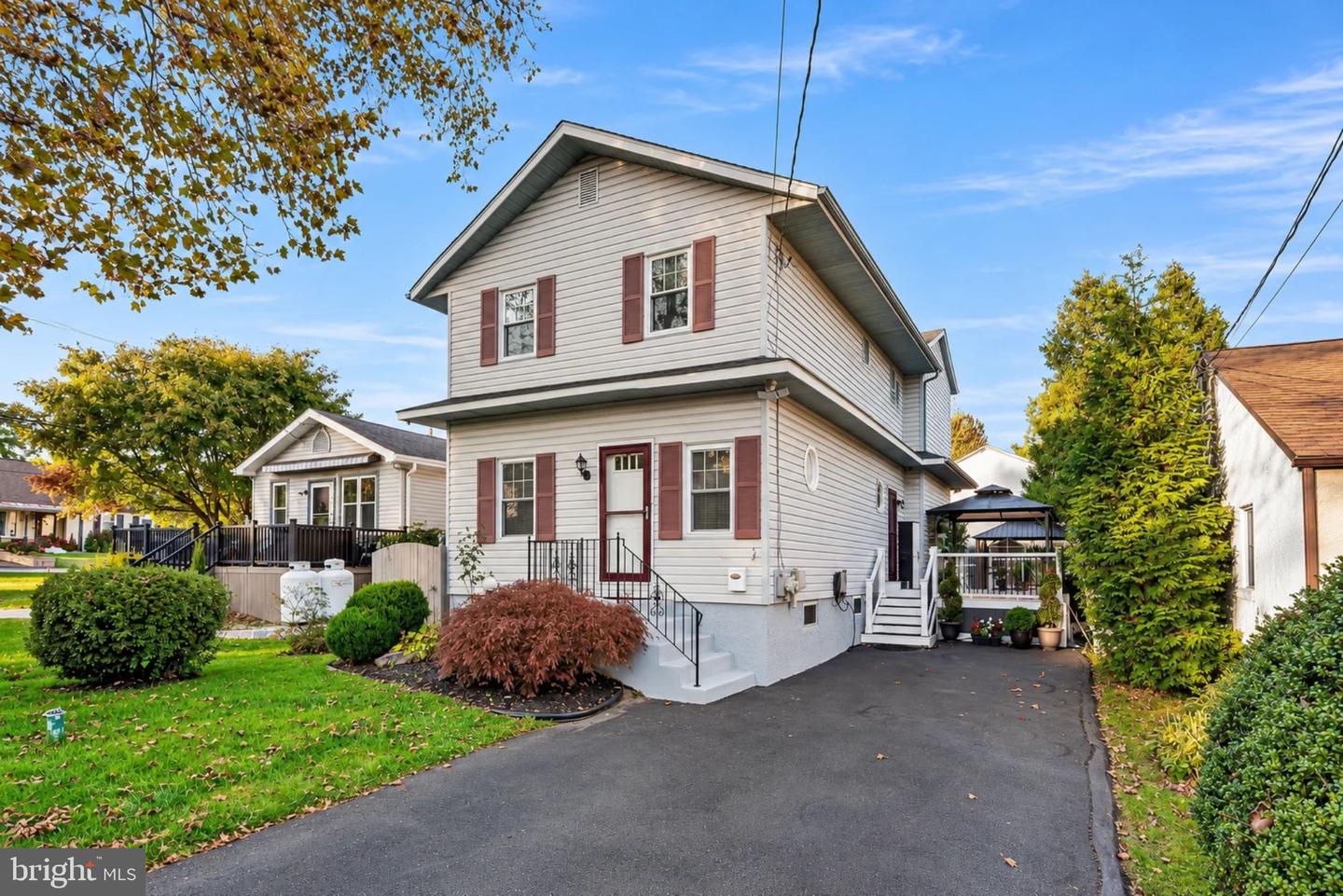 508 Rosewood Ave — photo