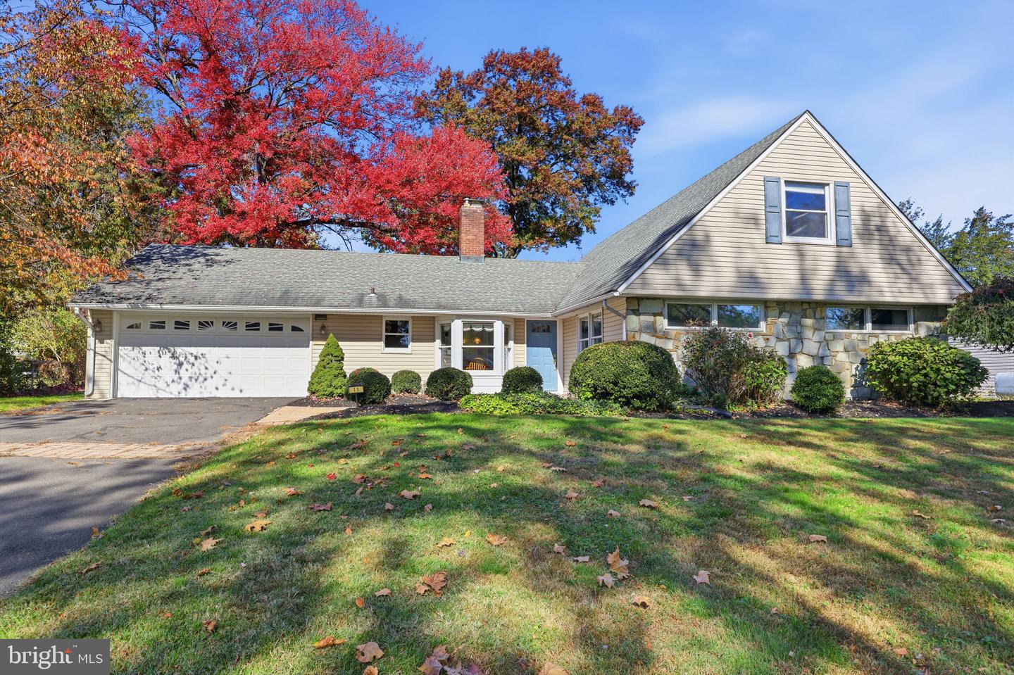 11 Spring Valley Road, Levittown, PA 19056